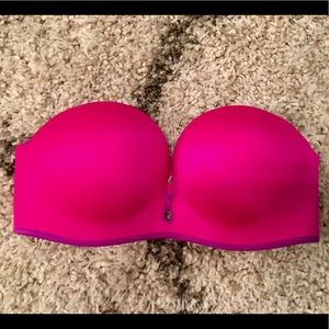 Victoria’s Secret strapless bombshell